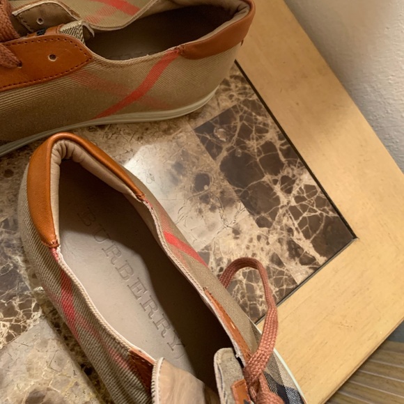 Authentic Burberry Shoes - Picture 6 of 6